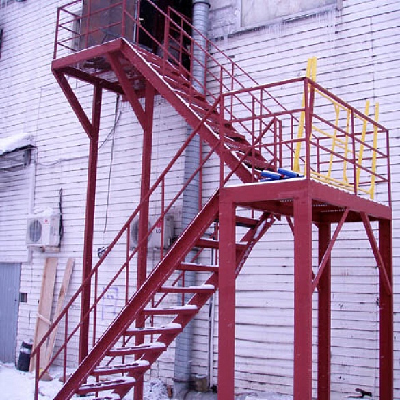 Лестница пожарная наружная фото